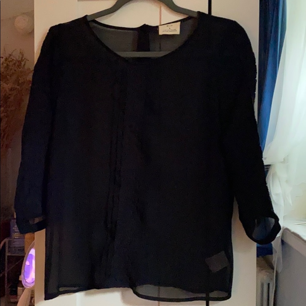 Black see through blouse. Sleeves 3/4th